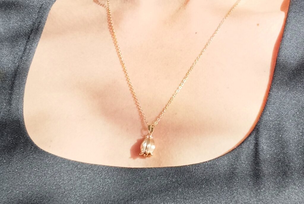 Collier mi-long "Clochette"