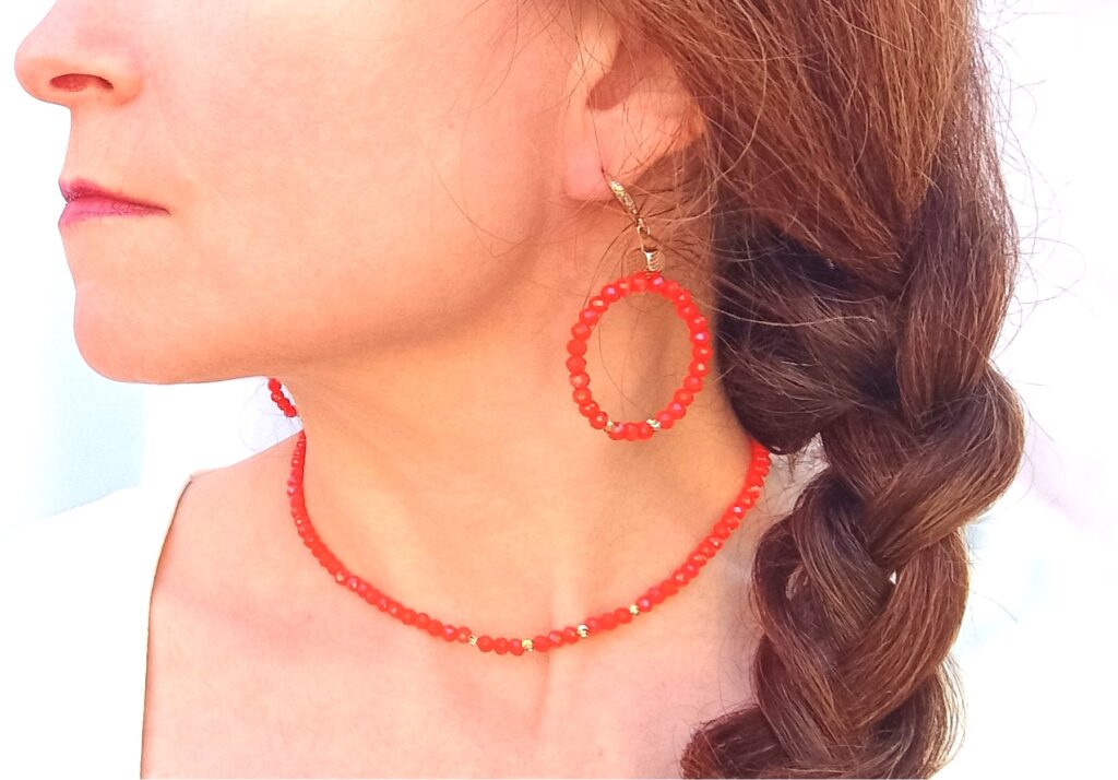 Collier en perles "Nuances de rouge"