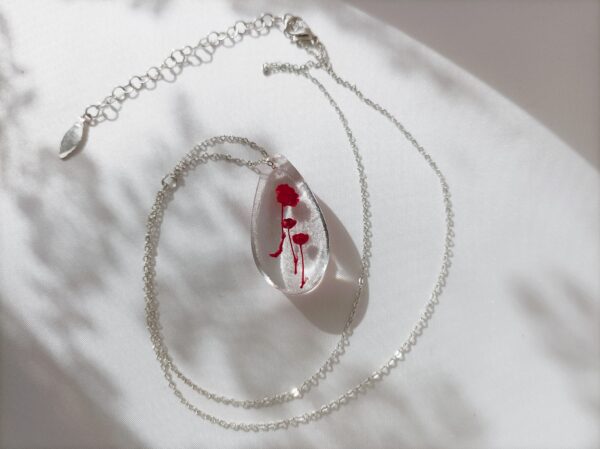 Collier chaîne "Goutte aux fleurs rouges" – Image 1