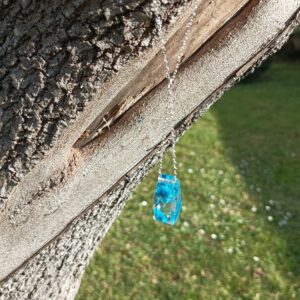 Collier chaîne "Goutte aux fleurs bleues"