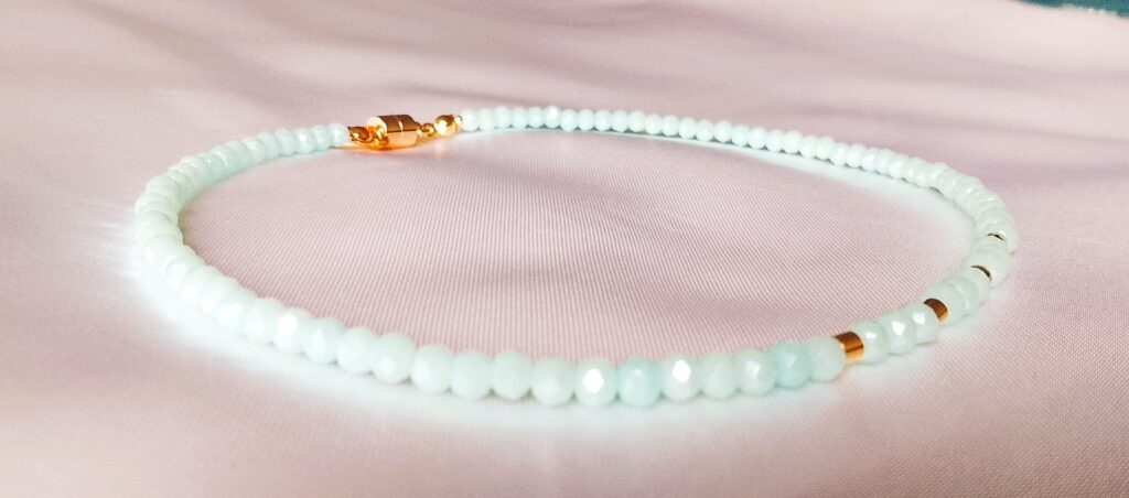 Collier ras de cour en perles Bleu Ciel