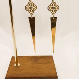 Boucles d'oreilles Triangle ajouré dorée à l'or fin – Image 2