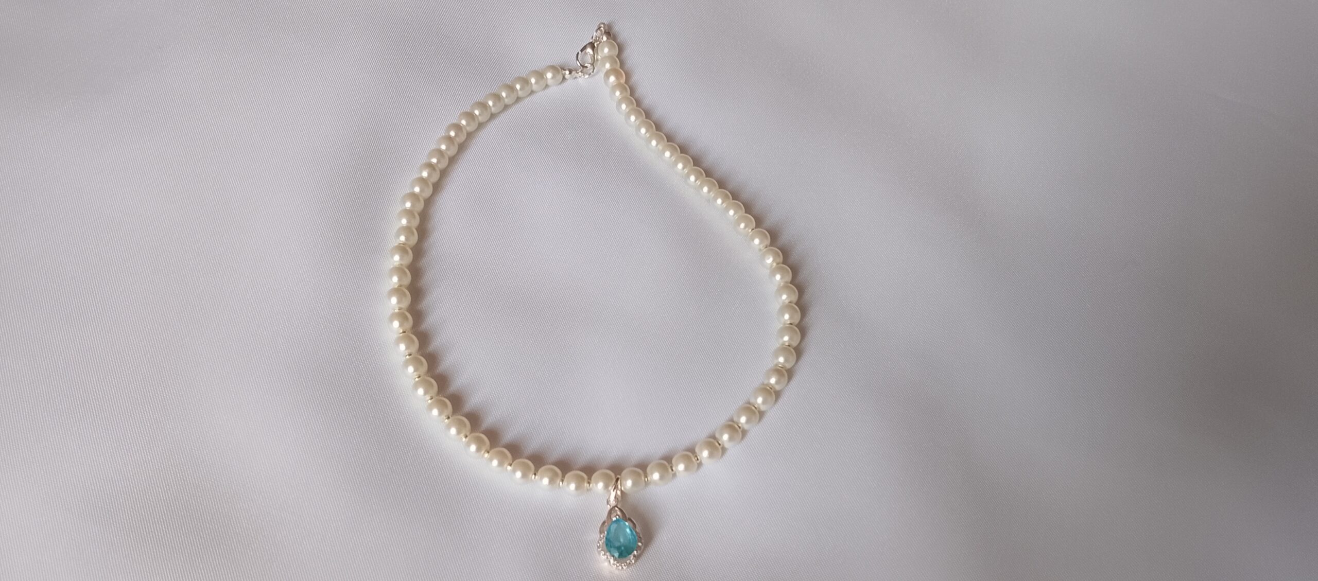 Collier court Bleu ciel en fleur – Image 2