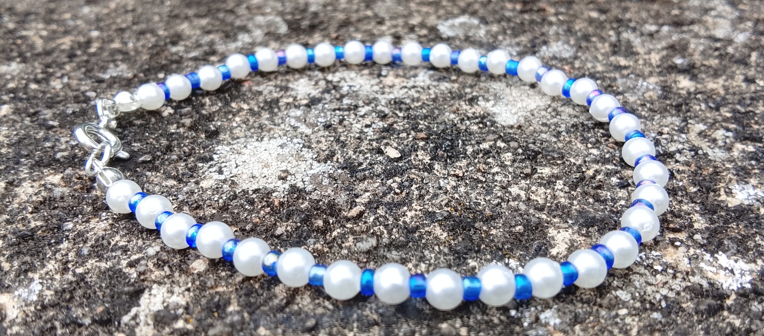 Bracelet en perles à deux rangs Bleu Marine – Image 1