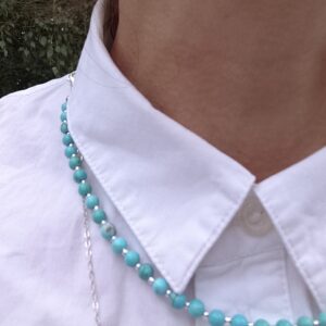 Collier court en pierres naturelles "Turquoise"