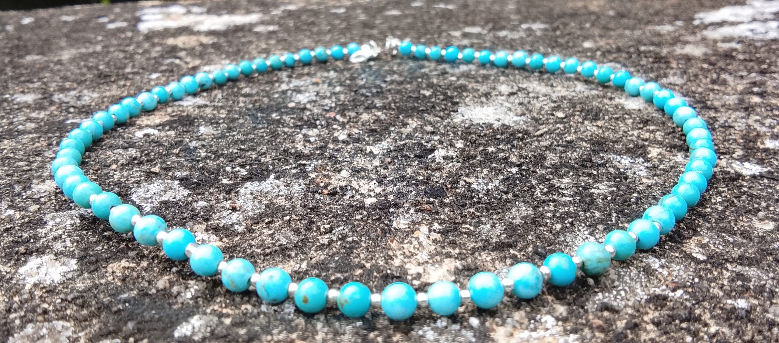 Collier court en pierres naturelles "Turquoise" – Image 2